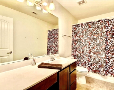 1054 Dorn - Photo Thumbnail 23