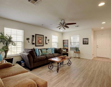 1054 Dorn - Photo Thumbnail 5
