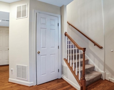 5109 Strawbridge Terrace - Photo Thumbnail 10