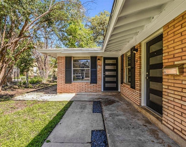 1202 W 22nd St - Photo Thumbnail 1