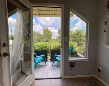 1509 Treadwell St - Photo Thumbnail 10