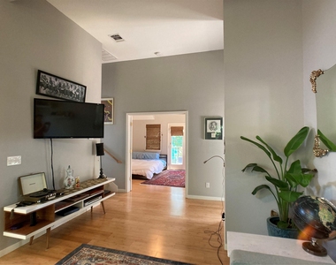 1509 Treadwell St - Photo Thumbnail 5