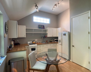 1509 Treadwell St - Photo Thumbnail 2