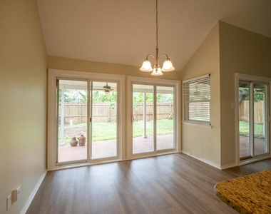 6307 Avery Island Ave - Photo Thumbnail 6