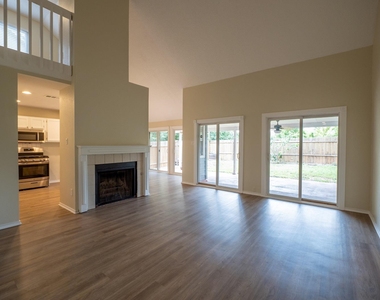 6307 Avery Island Ave - Photo Thumbnail 5