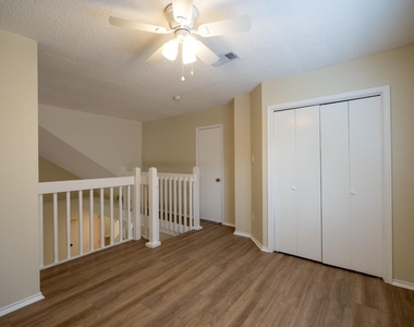 6307 Avery Island Ave - Photo Thumbnail 16