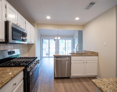 6307 Avery Island Ave - Photo Thumbnail 10