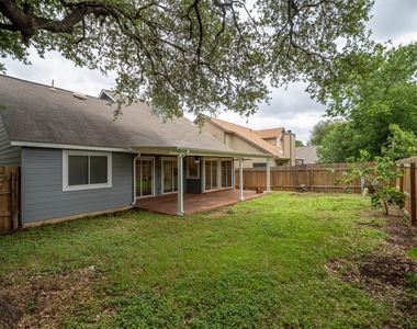 6307 Avery Island Ave - Photo Thumbnail 21