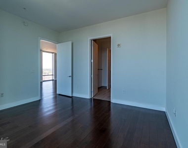414 Light Street - Photo Thumbnail 13