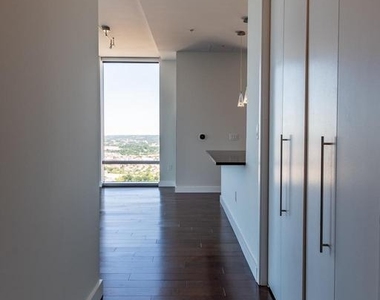 414 Light Street - Photo Thumbnail 3