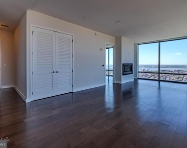 414 Light Street - Photo Thumbnail 4