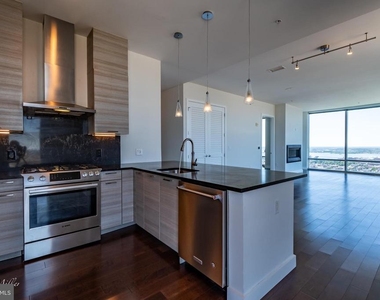 414 Light Street - Photo Thumbnail 9