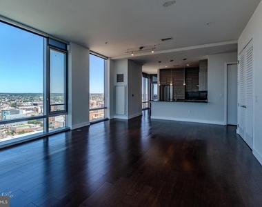 414 Light Street - Photo Thumbnail 8