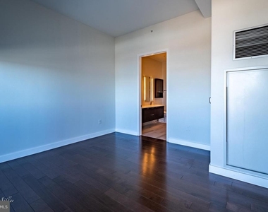 414 Light Street - Photo Thumbnail 19