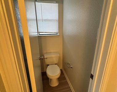 1112 Byers Ln - Photo Thumbnail 11