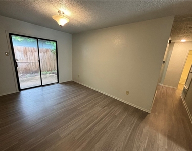 1112 Byers Ln - Photo Thumbnail 2