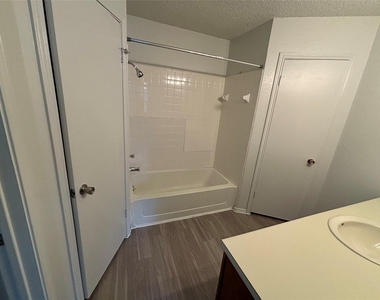 1112 Byers Ln - Photo Thumbnail 12