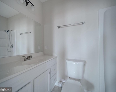 417 N Collington Ave - Photo Thumbnail 8