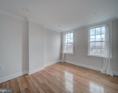417 N Collington Ave - Photo Thumbnail 4