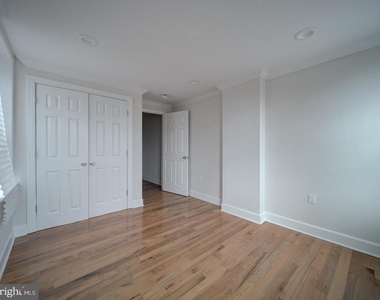 417 N Collington Ave - Photo Thumbnail 3