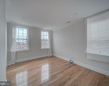 417 N Collington Ave - Photo Thumbnail 5