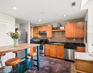 1211 Light Street - Photo Thumbnail 11