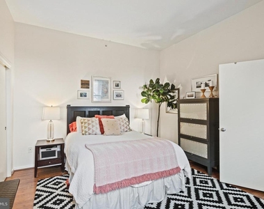 1211 Light Street - Photo Thumbnail 4