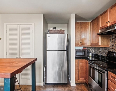 1211 Light Street - Photo Thumbnail 13