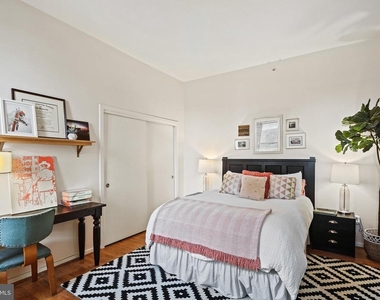 1211 Light Street - Photo Thumbnail 3