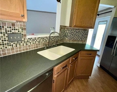 16508 Framingham Cir - Photo Thumbnail 7