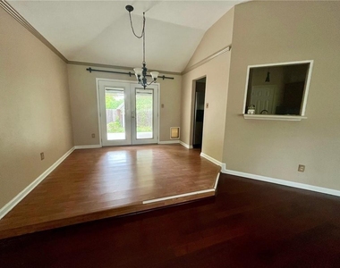 16508 Framingham Cir - Photo Thumbnail 14