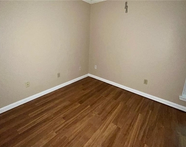 16508 Framingham Cir - Photo Thumbnail 13