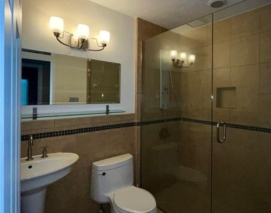 16508 Framingham Cir - Photo Thumbnail 10