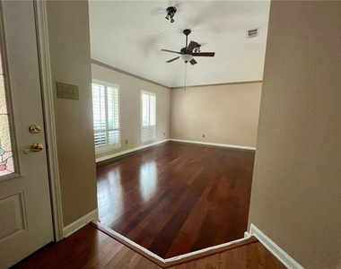 16508 Framingham Cir - Photo Thumbnail 19
