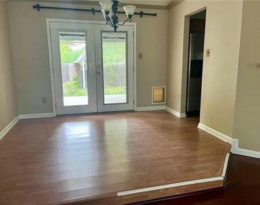 16508 Framingham Cir - Photo Thumbnail 18