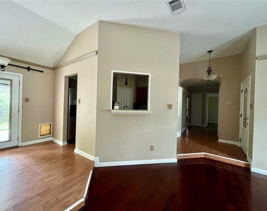 16508 Framingham Cir - Photo Thumbnail 2