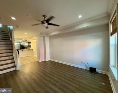 709 Scott Street - Photo Thumbnail 1