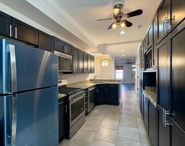 709 Scott Street - Photo Thumbnail 4