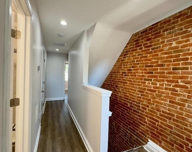 709 Scott Street - Photo Thumbnail 6