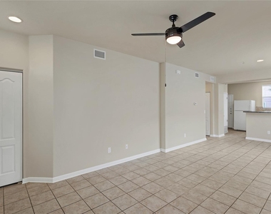 334 Newberry Trl - Photo Thumbnail 3