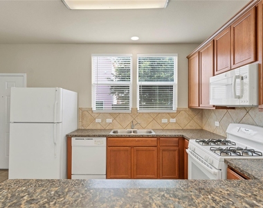 334 Newberry Trl - Photo Thumbnail 11