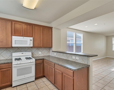 334 Newberry Trl - Photo Thumbnail 13