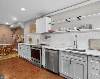 110 S Calhoun Street - Photo Thumbnail 14