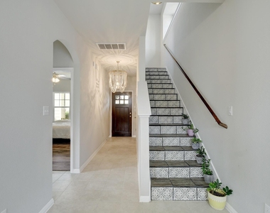 518 Stonewood Ln - Photo Thumbnail 13