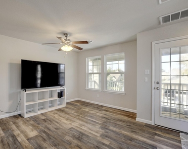 518 Stonewood Ln - Photo Thumbnail 17