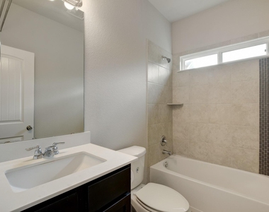 518 Stonewood Ln - Photo Thumbnail 16