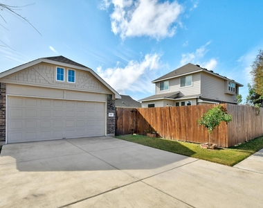 518 Stonewood Ln - Photo Thumbnail 27