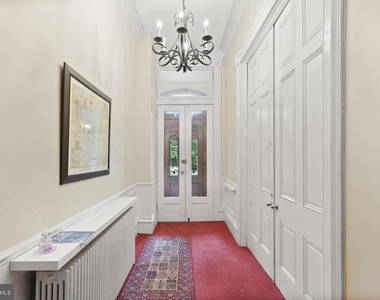 1602 Park Avenue - Photo Thumbnail 3