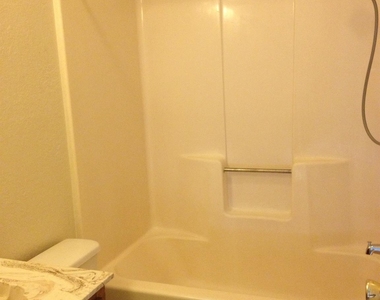 232 Craddock Ave - Photo Thumbnail 9