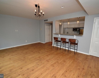 1000 Fell Street - Photo Thumbnail 10